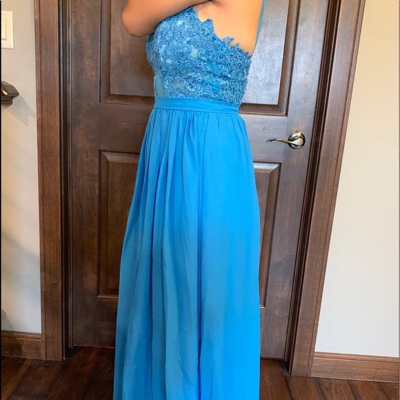 Prom/Formal Dress - Picture 2 of 3
